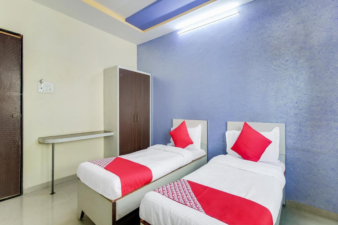 Oyo Flagship 48365 Hotel Shiva'S Castle Chalisgaon Екстер'єр фото