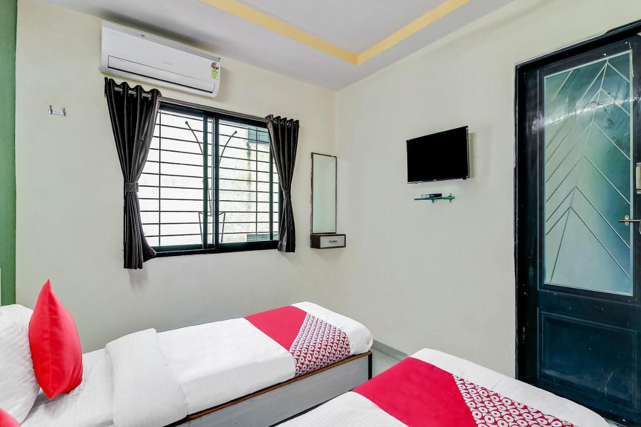 Oyo Flagship 48365 Hotel Shiva'S Castle Chalisgaon Екстер'єр фото